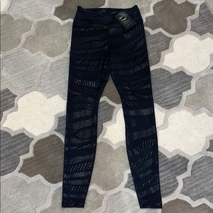 Nike Power Tight Fit Leggings